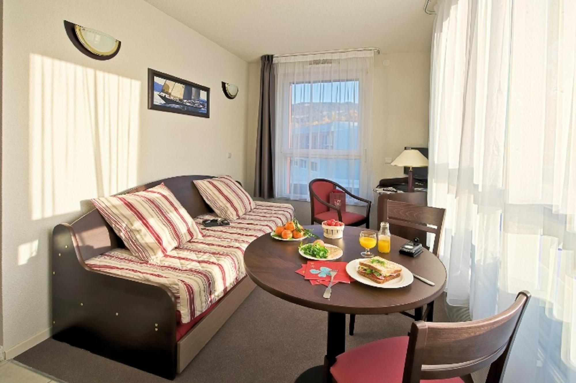 Comfort Aparthotel Les Hauts D'Annecy Ngoại thất bức ảnh
